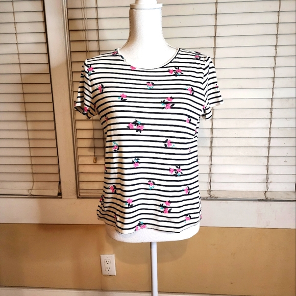 Croft and Barrow Women's Floral Graphic Design T-shirt - Picture 2 of 10